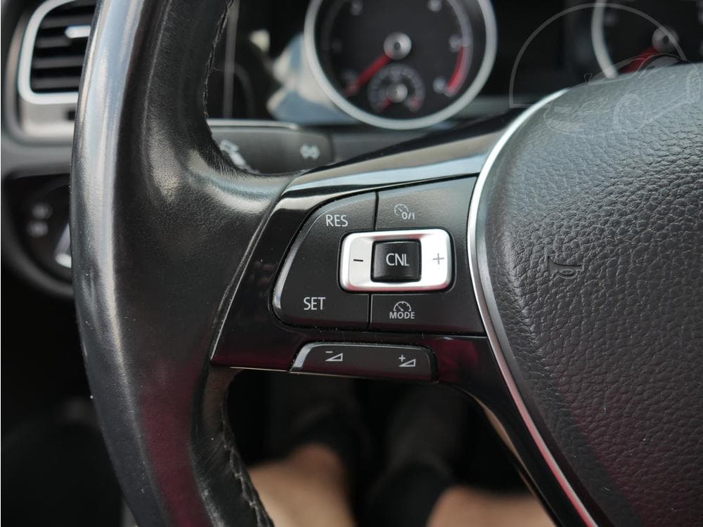2015 Volkswagen GOLF - 34