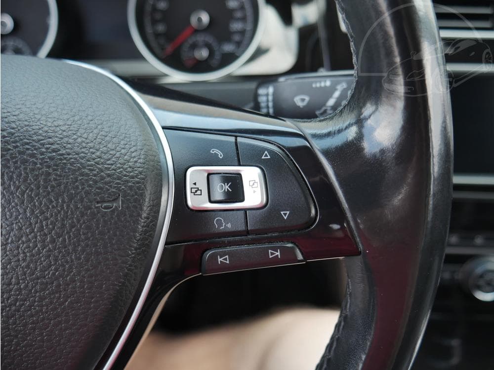 2015 Volkswagen GOLF - 37