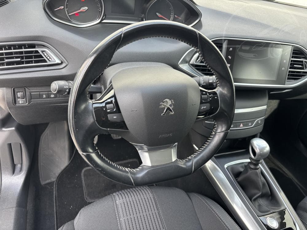 2018 Peugeot 308 - 13