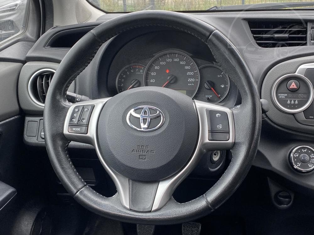 2014 Toyota YARIS - 13