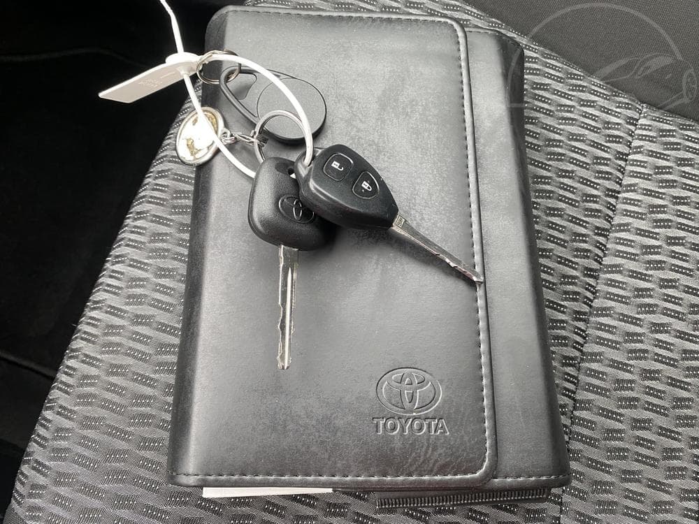 2014 Toyota YARIS - 17