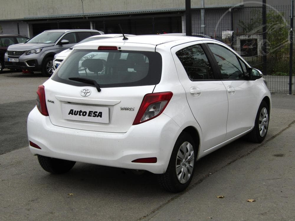 2014 Toyota YARIS - 4