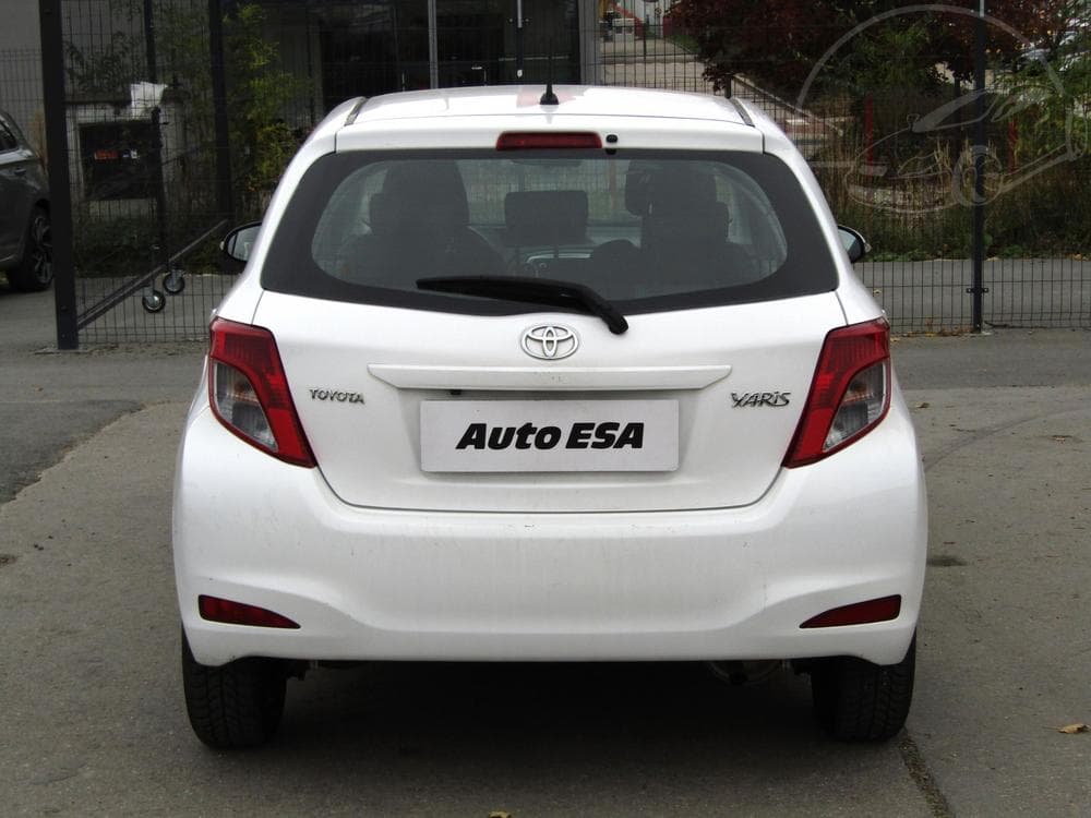 2014 Toyota YARIS - 5