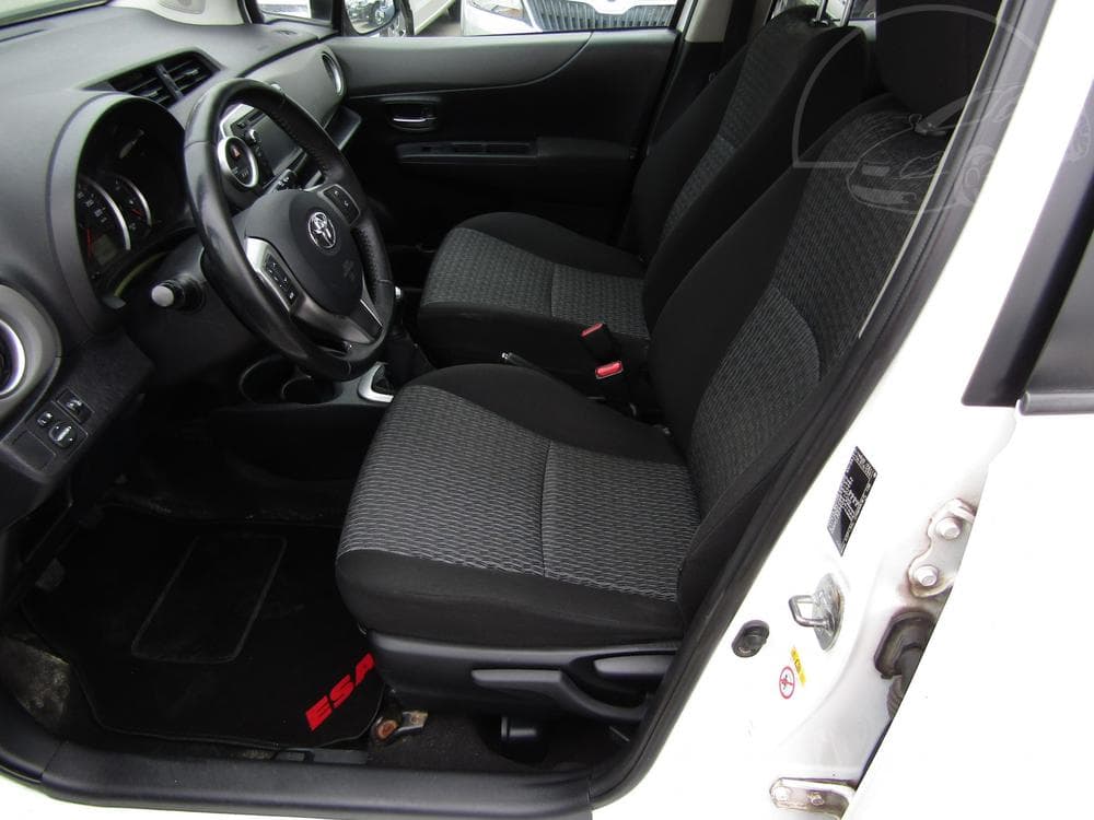2014 Toyota YARIS - 9