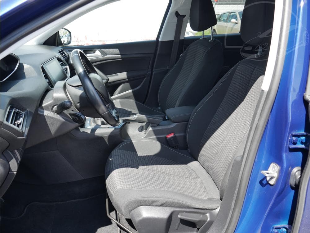 2018 Peugeot 308 - 9