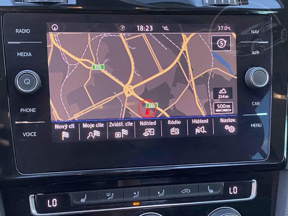 2019 Volkswagen GOLF - 16