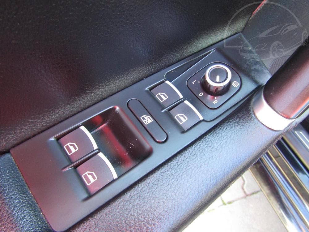 2012 Volkswagen PASSAT - 34