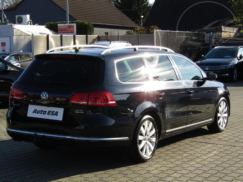 2012 Volkswagen PASSAT - 10