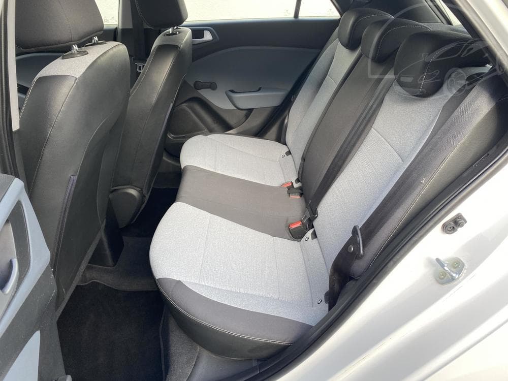2015 Hyundai i20 - 10