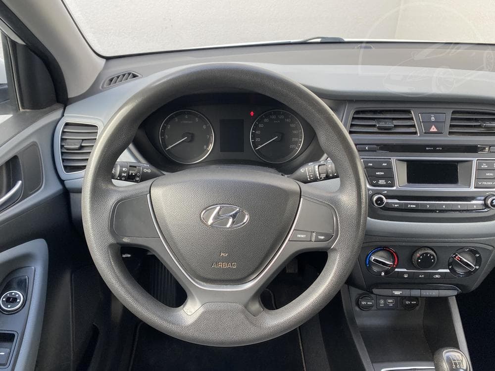2015 Hyundai i20 - 11