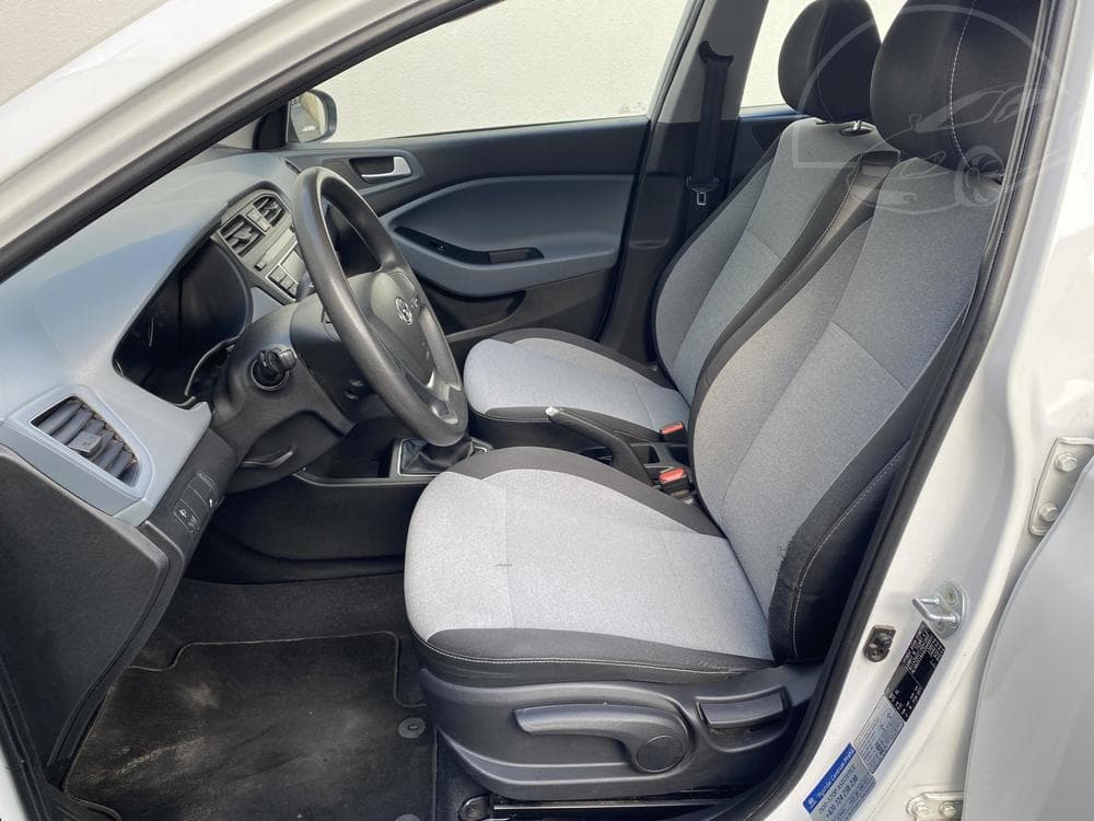 2015 Hyundai i20 - 9