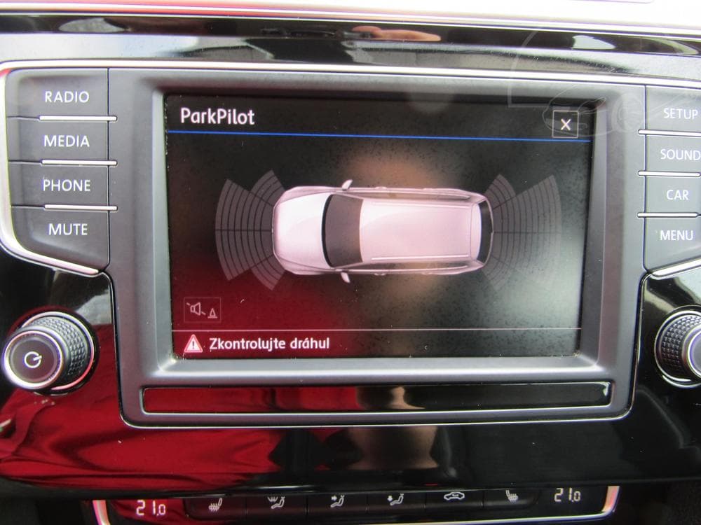 2017 Volkswagen PASSAT - 49