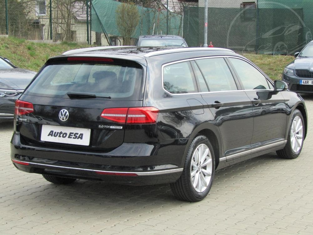 2017 Volkswagen PASSAT - 10