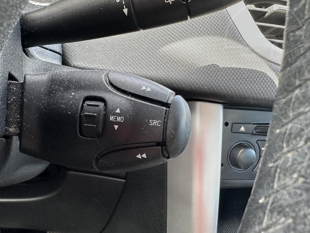 2012 Peugeot 207 - 12