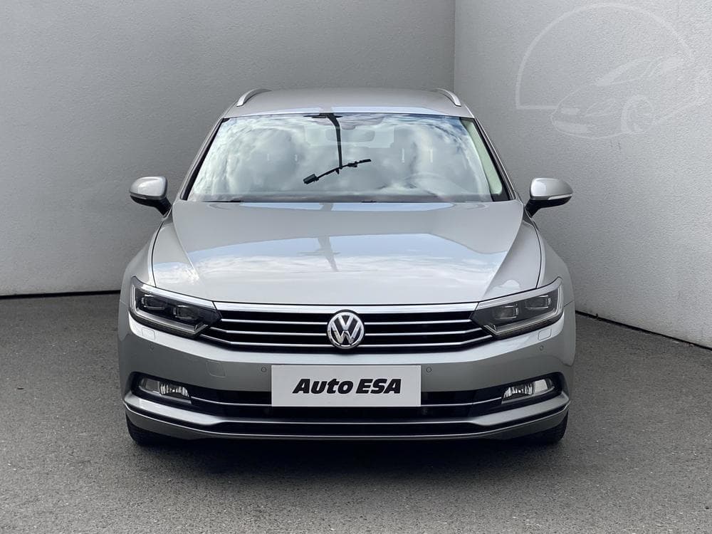 2017 Volkswagen PASSAT - 5