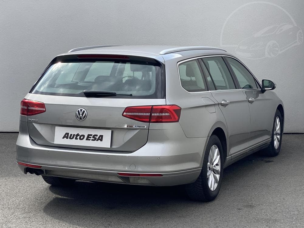 2017 Volkswagen PASSAT - 13