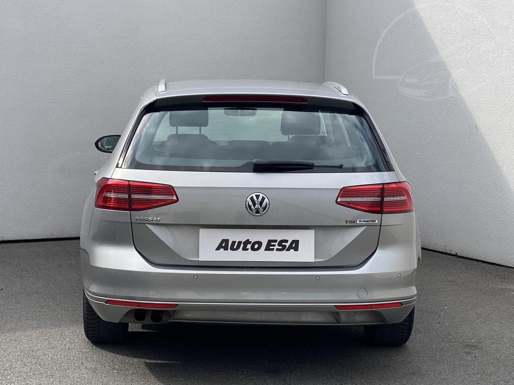 2017 Volkswagen PASSAT - 17