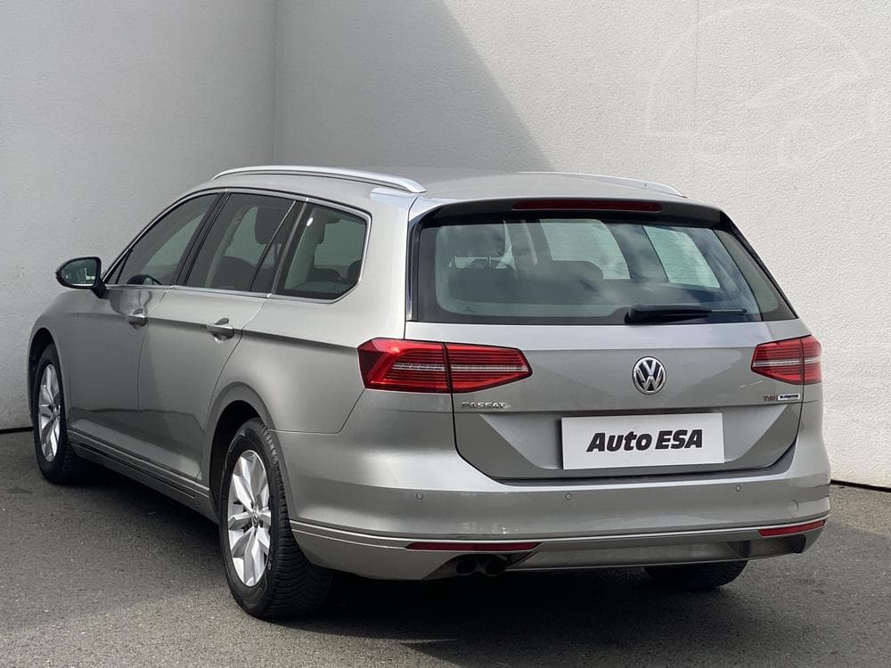 2017 Volkswagen PASSAT - 21