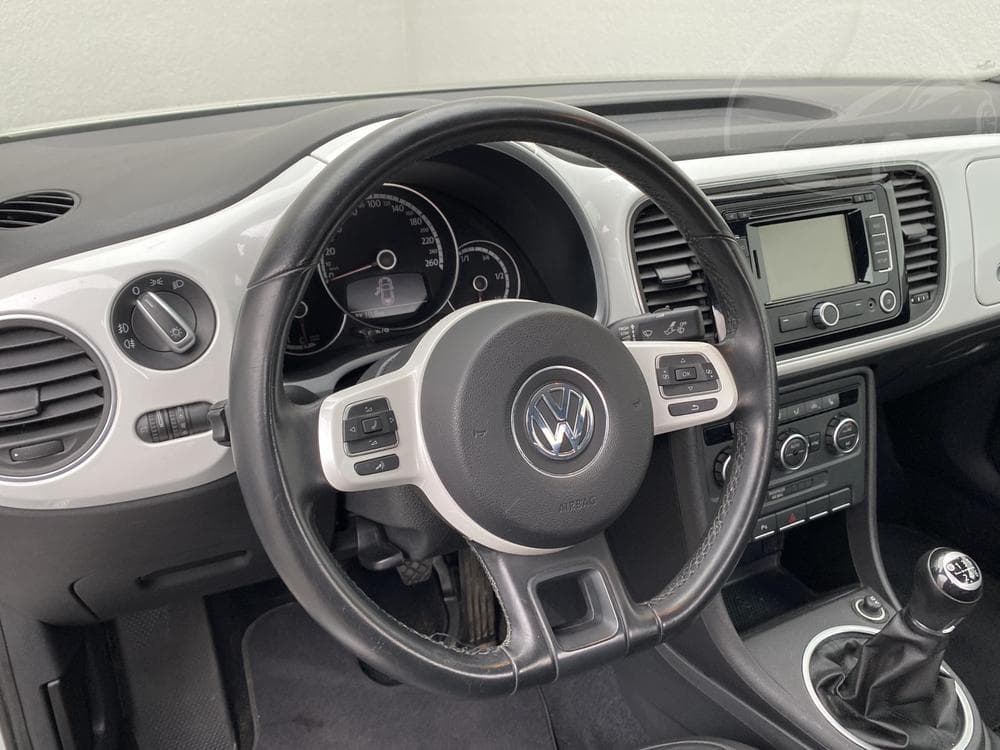 2013 Volkswagen BEETLE - 14