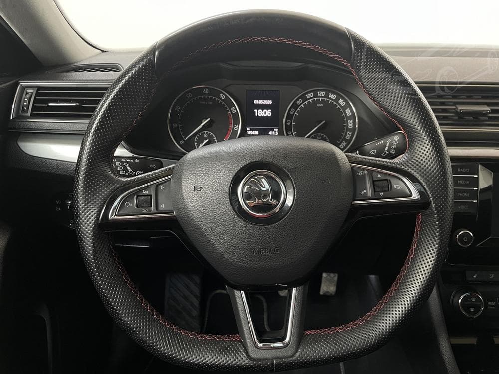 2015 Škoda SUPERB - 31