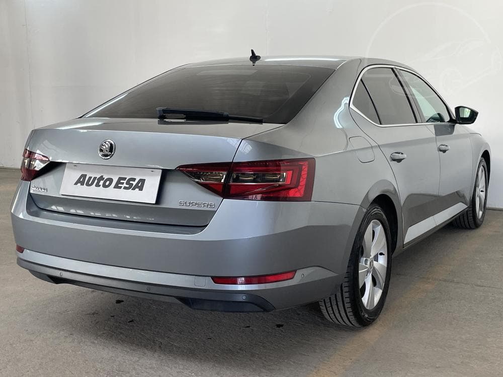 2015 Škoda SUPERB - 10