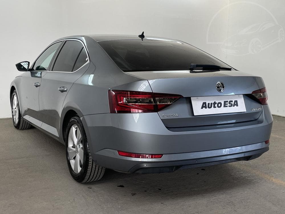 2015 Škoda SUPERB - 16