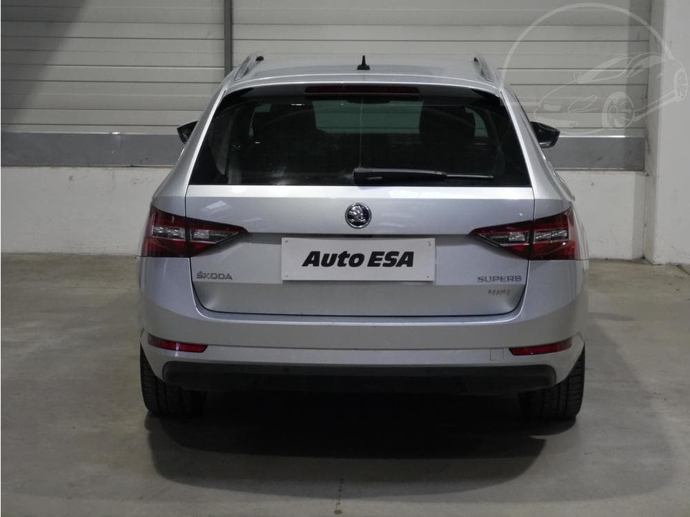 2018 Škoda SUPERB - 13