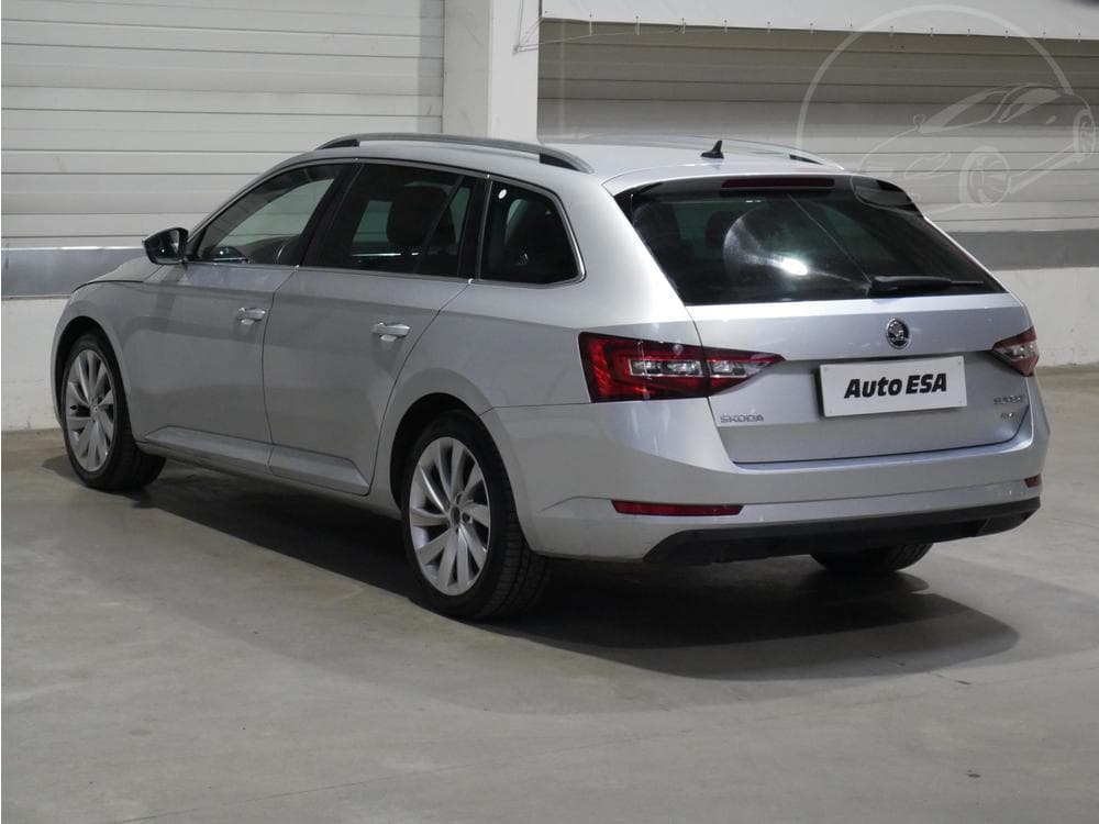 2018 Škoda SUPERB - 16