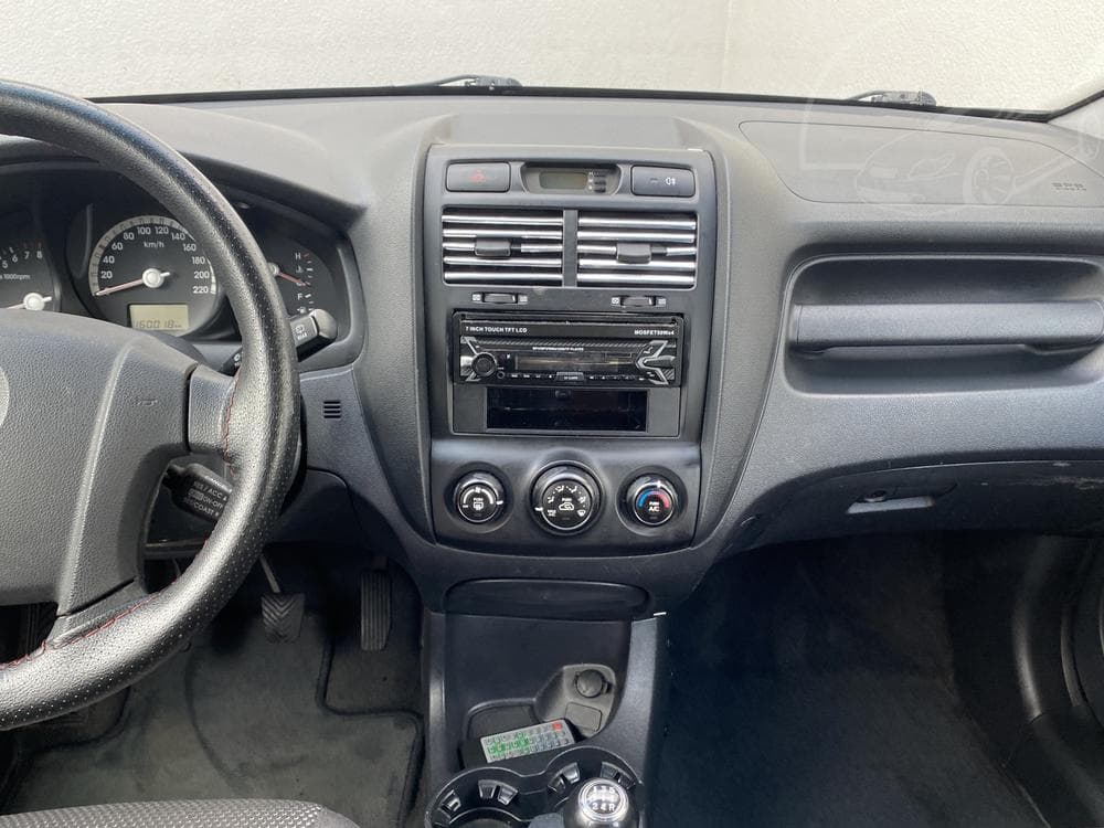 2005 Kia SPORTAGE - 12