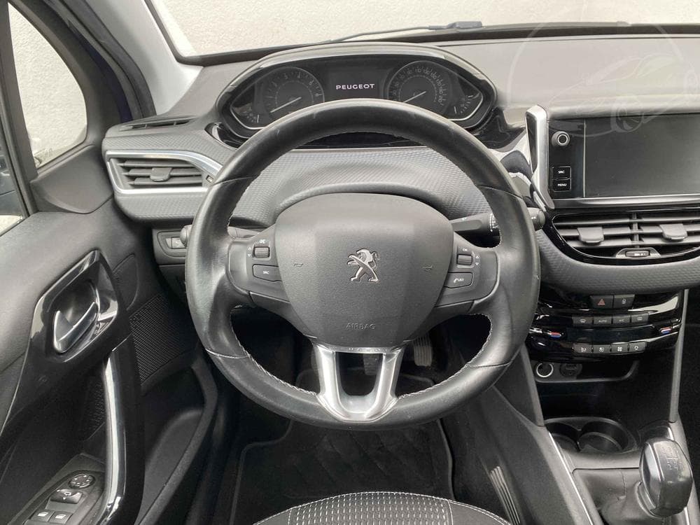 2017 Peugeot 208 - 11