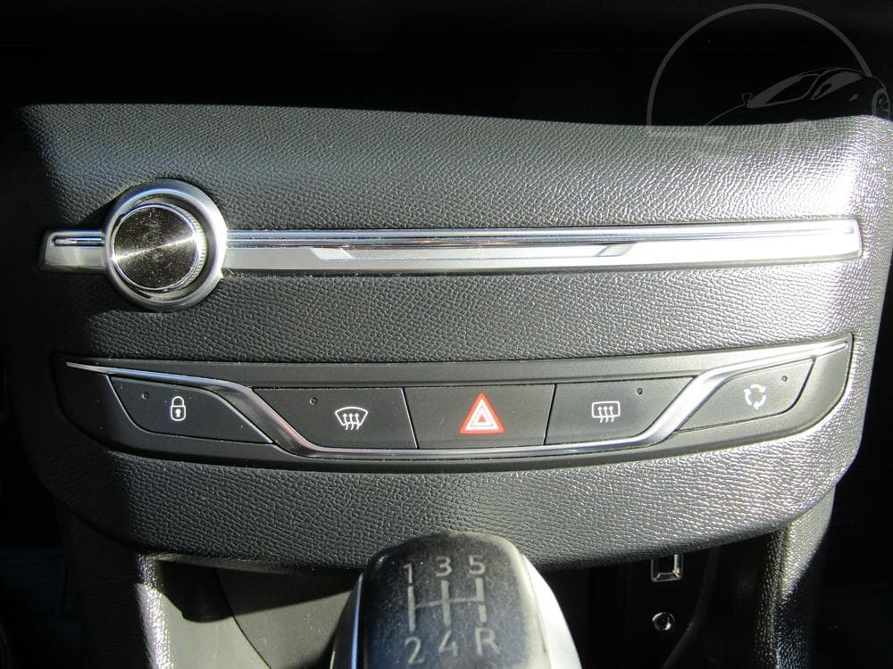 2014 Peugeot 308 - 16