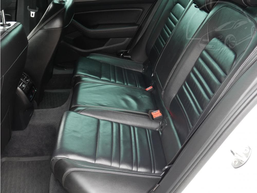 2017 Volkswagen PASSAT - 37