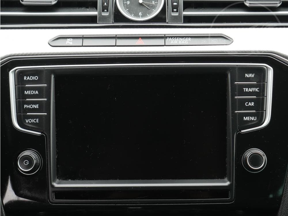2017 Volkswagen PASSAT - 41
