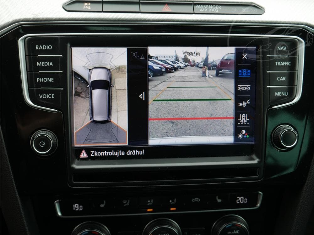 2017 Volkswagen PASSAT - 45
