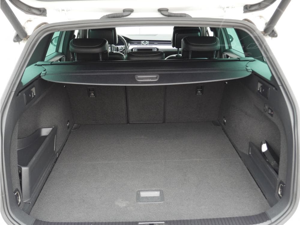 2017 Volkswagen PASSAT - 25