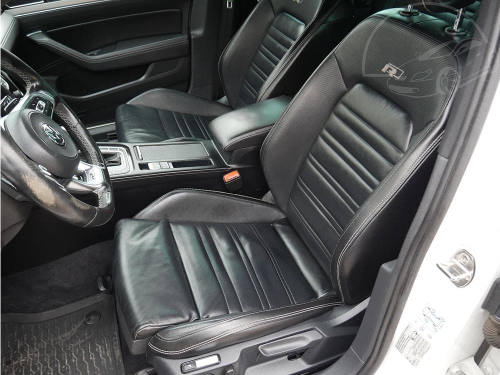2017 Volkswagen PASSAT - 33