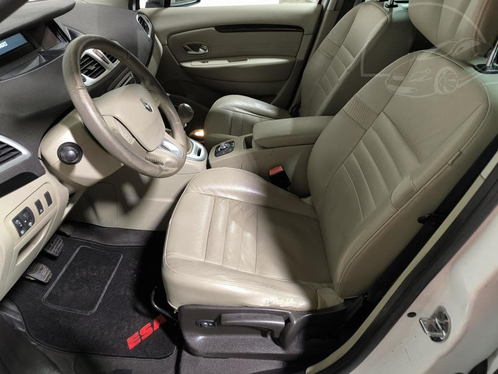 2009 Renault MEGANE - 9