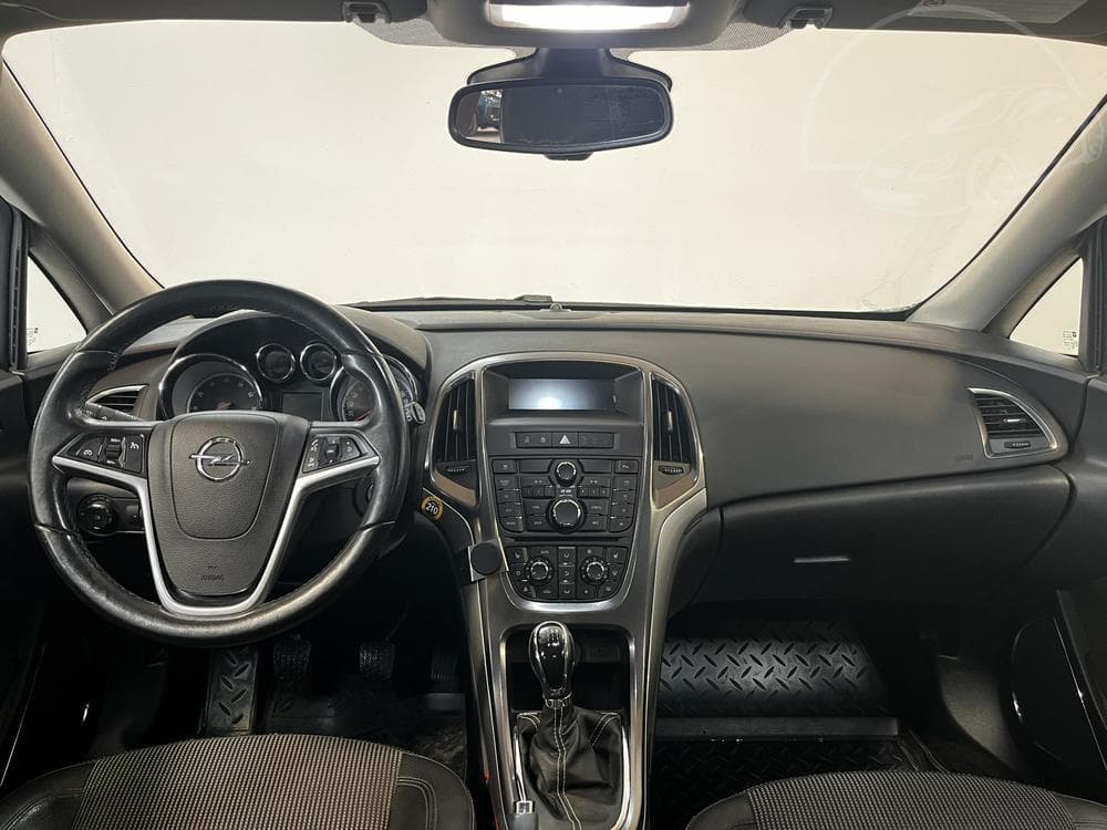 2011 Opel ASTRA - 8