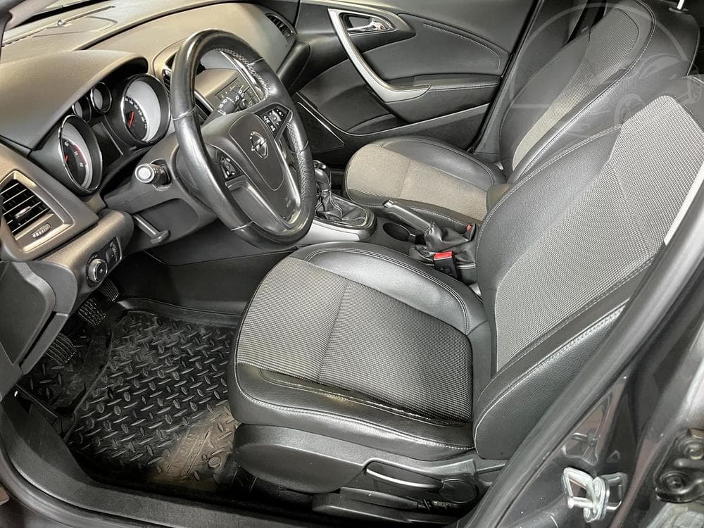 2011 Opel ASTRA - 9