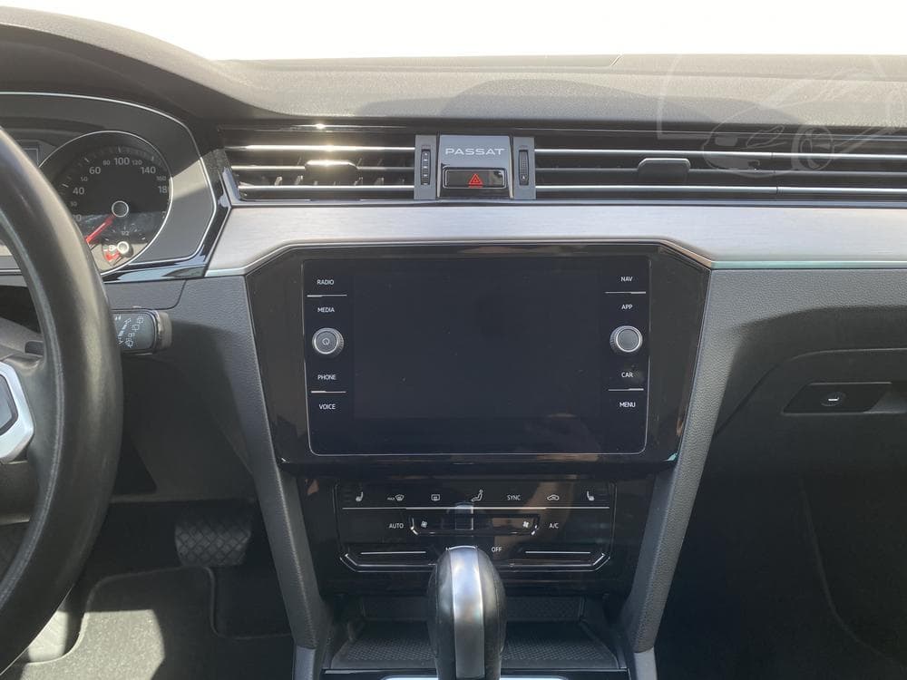 2020 Volkswagen PASSAT - 12