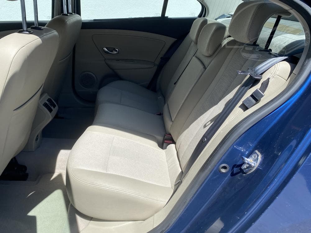 2011 Renault FLUENCE - 10