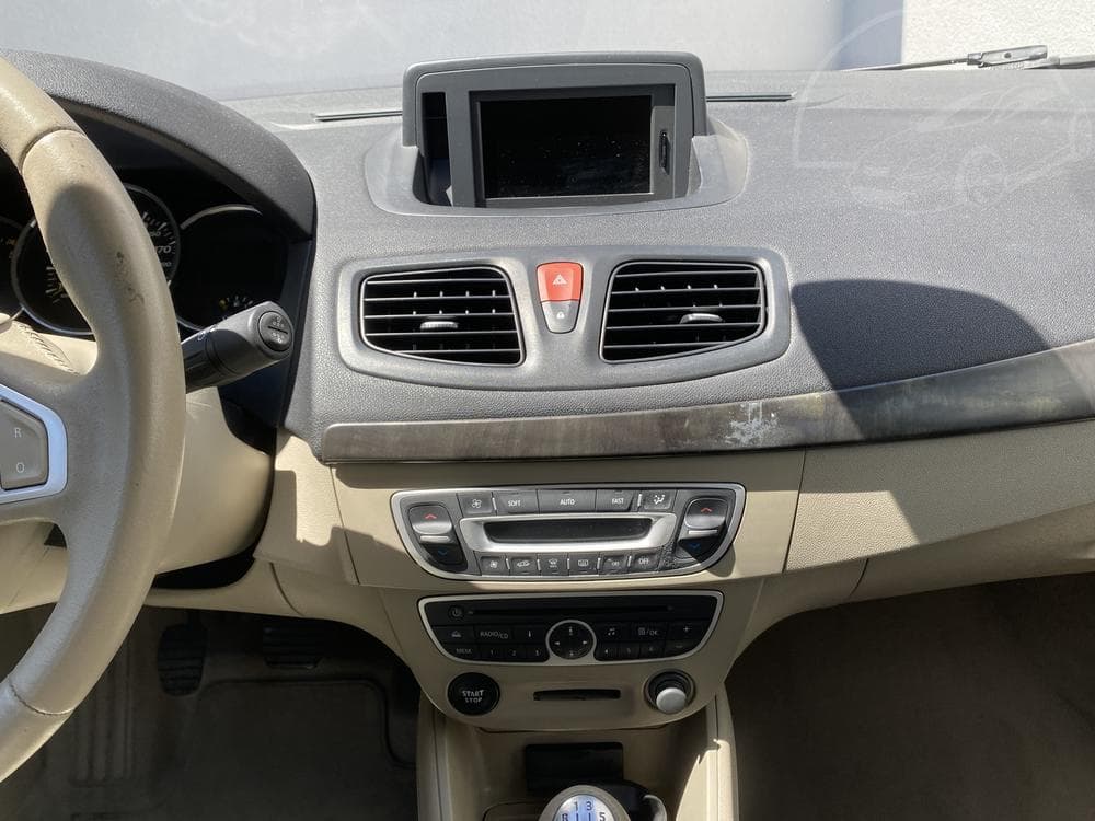 2011 Renault FLUENCE - 12