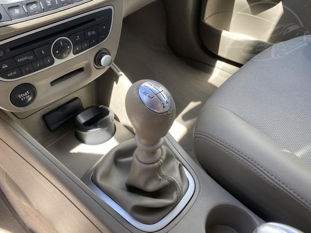 2011 Renault FLUENCE - 16