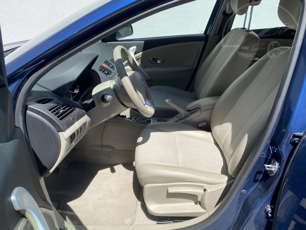 2011 Renault FLUENCE - 9