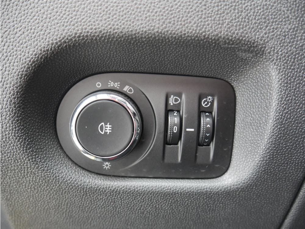 2014 Opel CORSA - 13