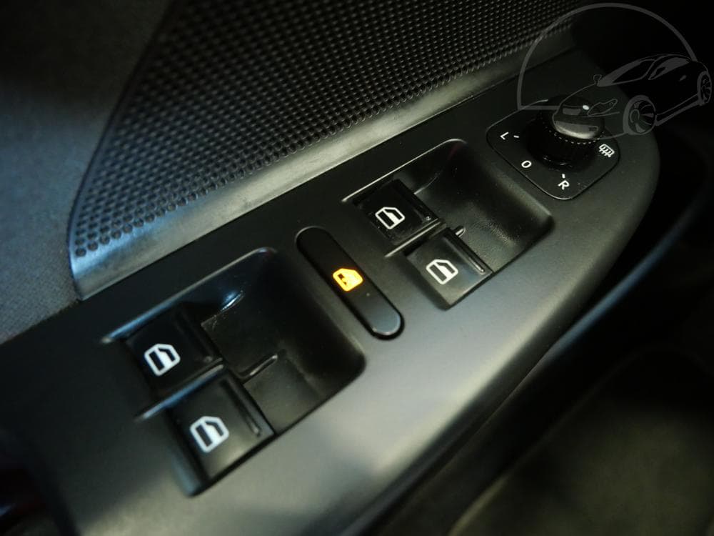 2011 Volkswagen GOLF - 14