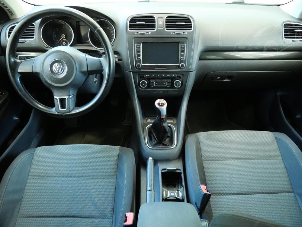 2011 Volkswagen GOLF - 8