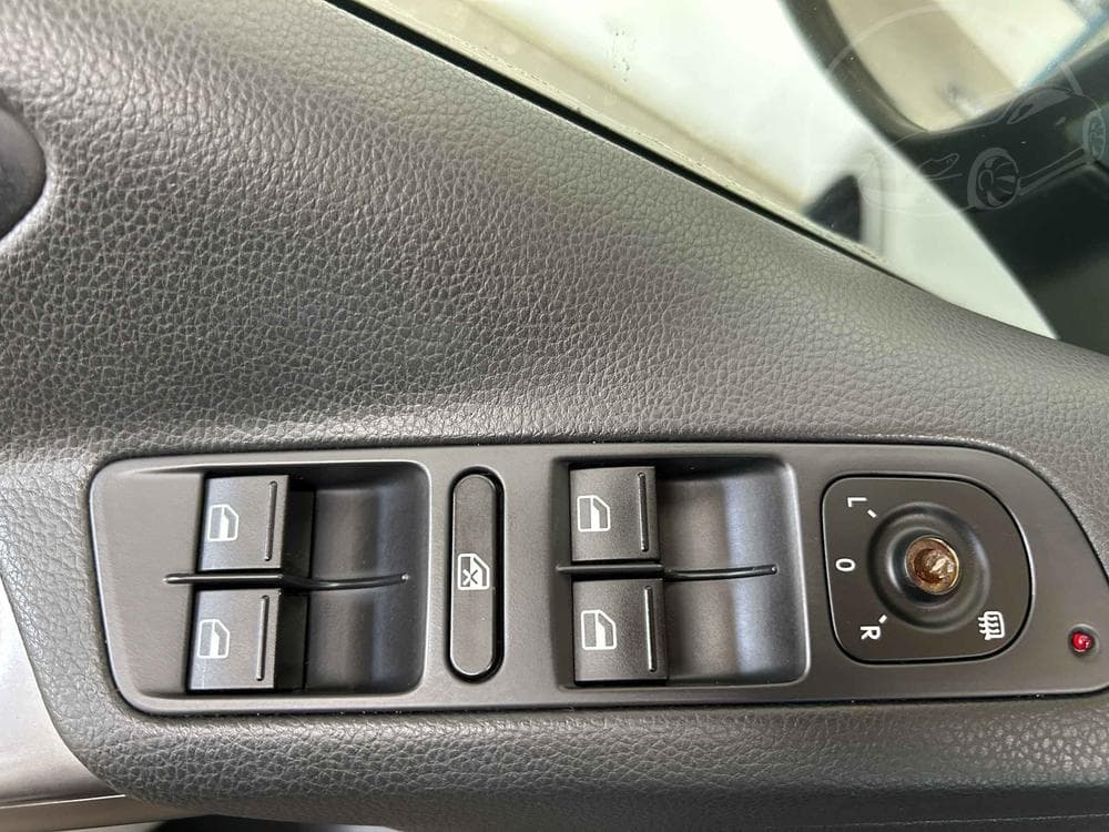 2009 Volkswagen TIGUAN - 11
