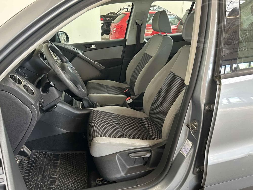 2009 Volkswagen TIGUAN - 9