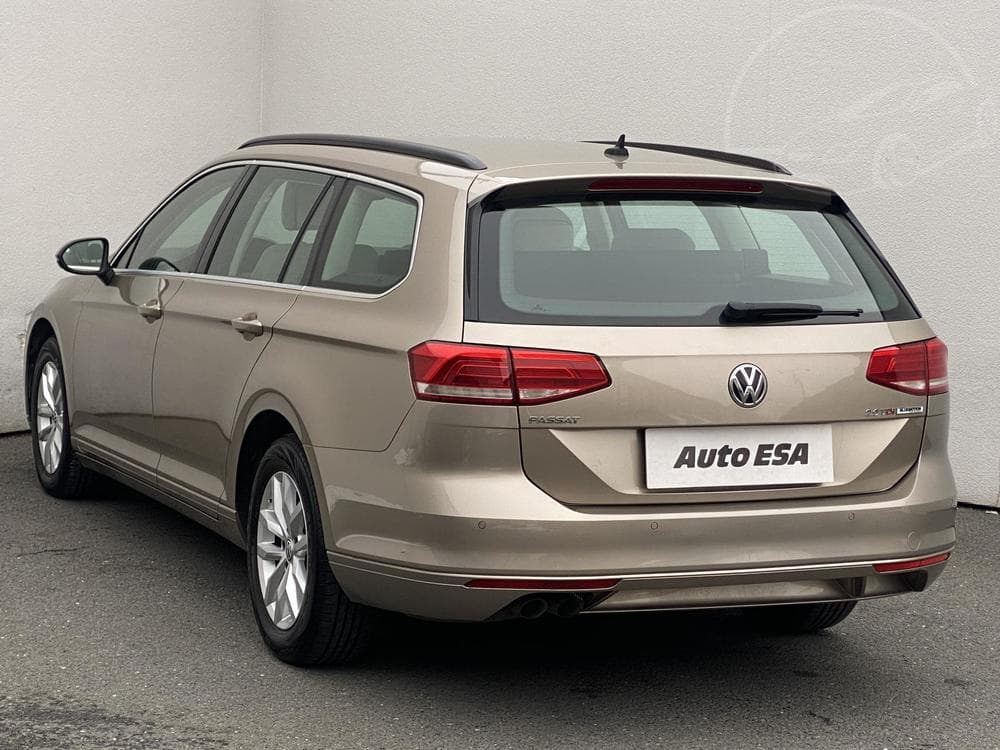 2016 Volkswagen Passat - 6